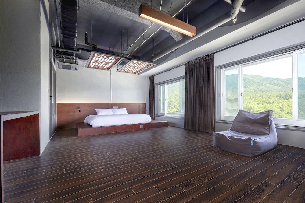 Kolon Hotel